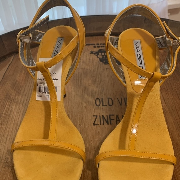 Via Spiga | NWT V Baffle Patent Leather Suede Marigold Yellow T Strap Heels 7B - Picture 12 of 17